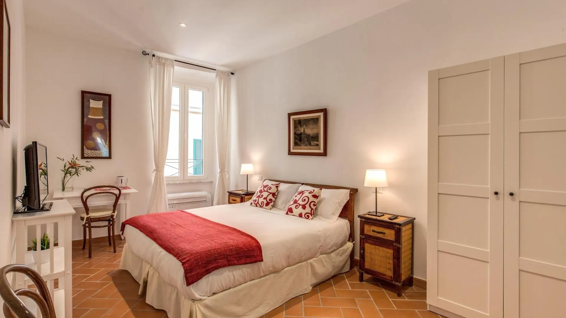Piccolo Trevi Suites Rome Italy