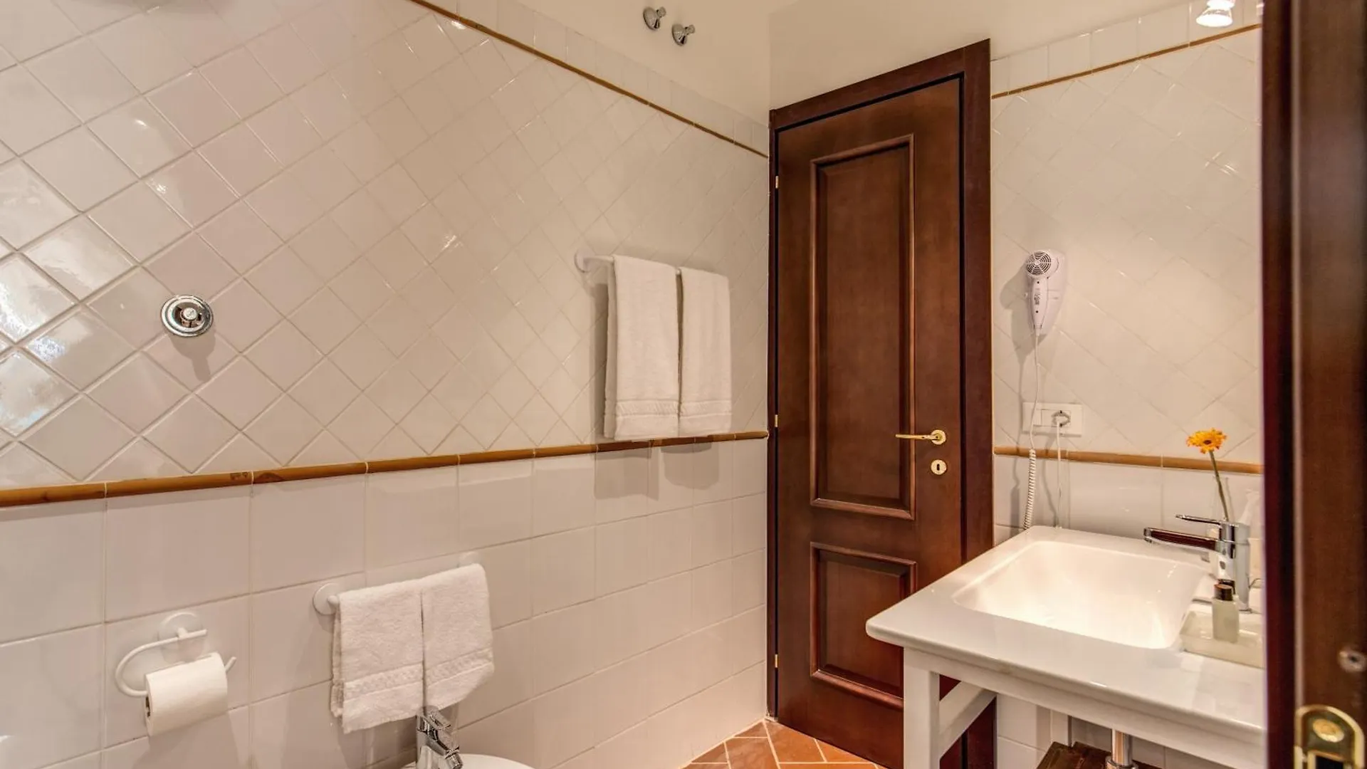 Piccolo Trevi Suites Rome 3*,