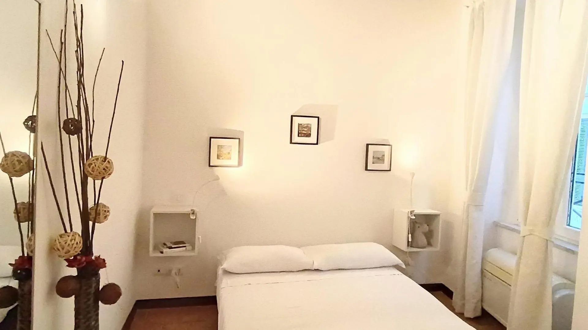 Piccolo Trevi Suites Rome Italy