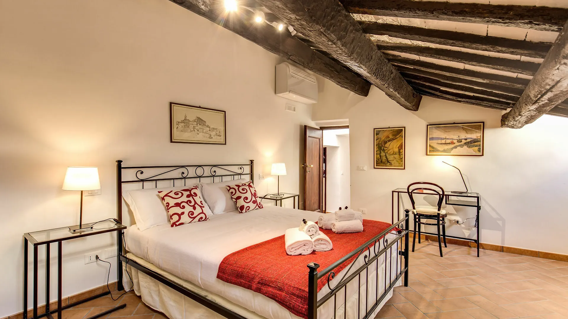 *** Guest house Piccolo Trevi Suites Rome Italy