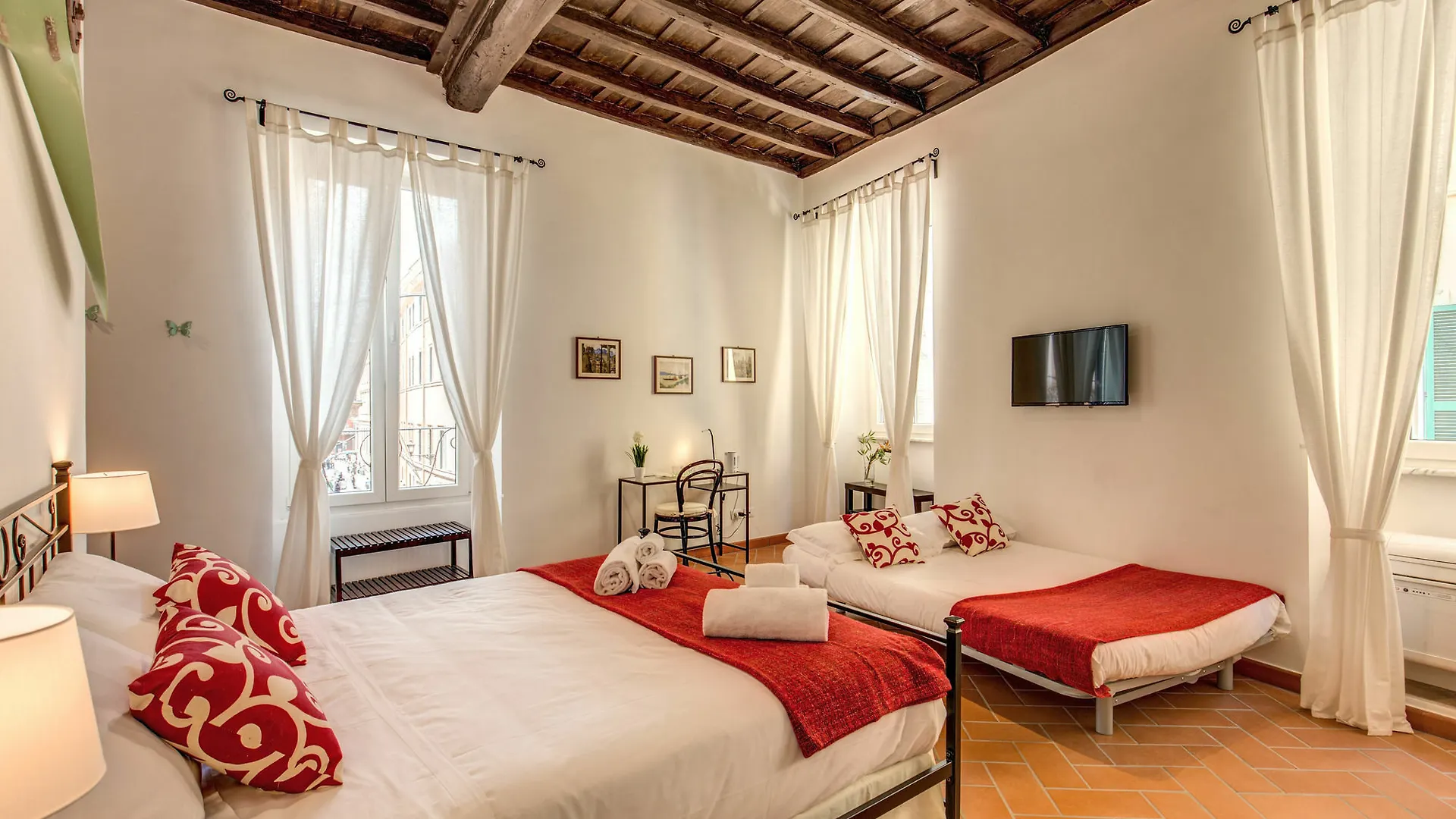 Piccolo Trevi Suites Rome