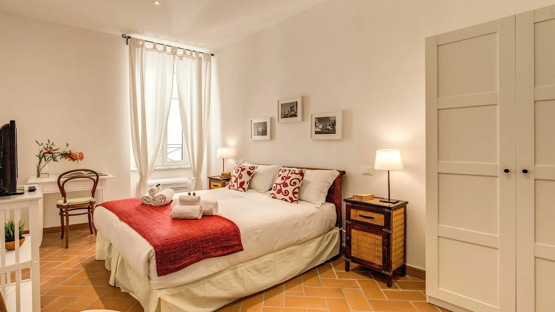 *** Guest house Piccolo Trevi Suites Rome Italy